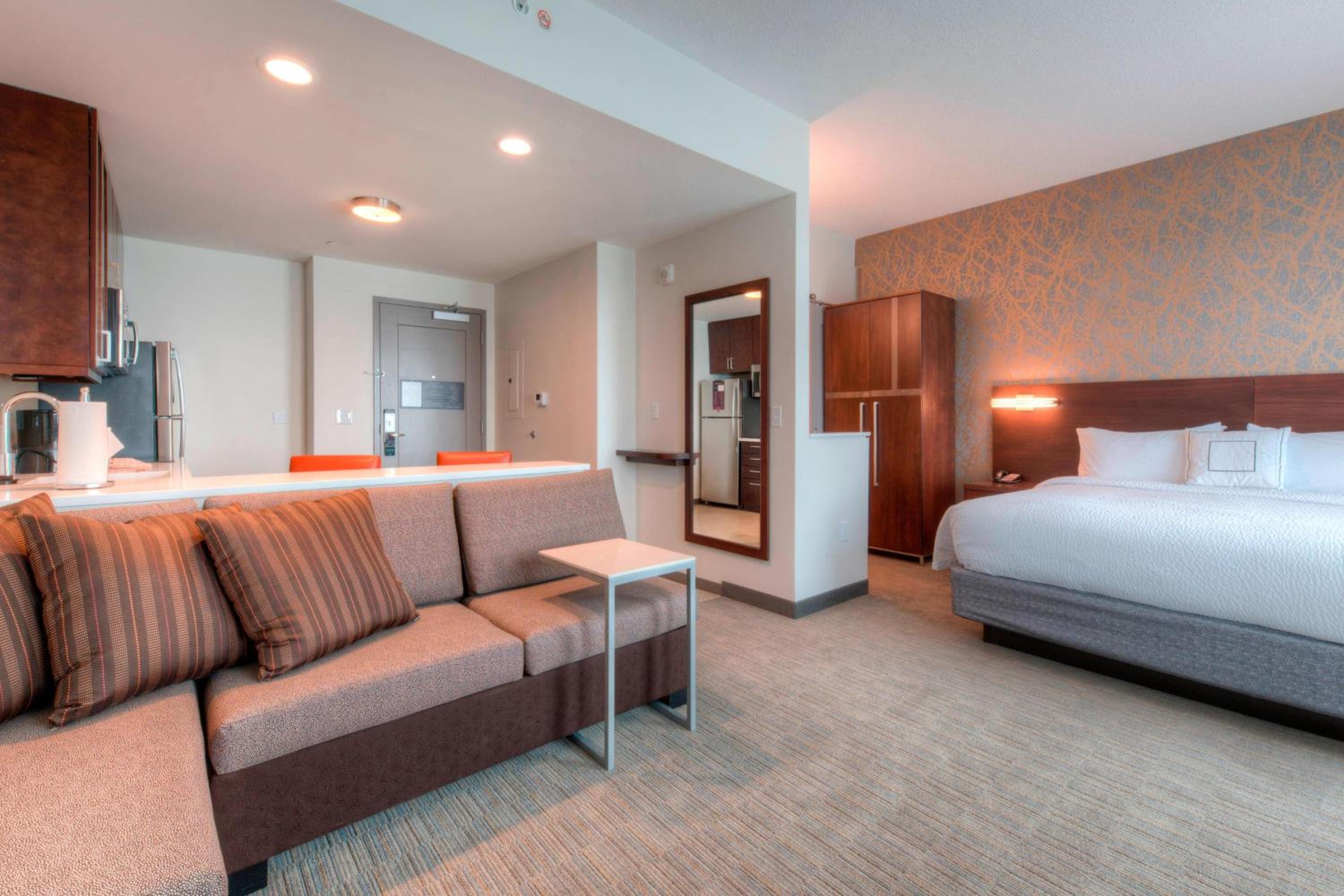 جناح استوديو بسرير كينج مع أريكة لذوي الإعاقة