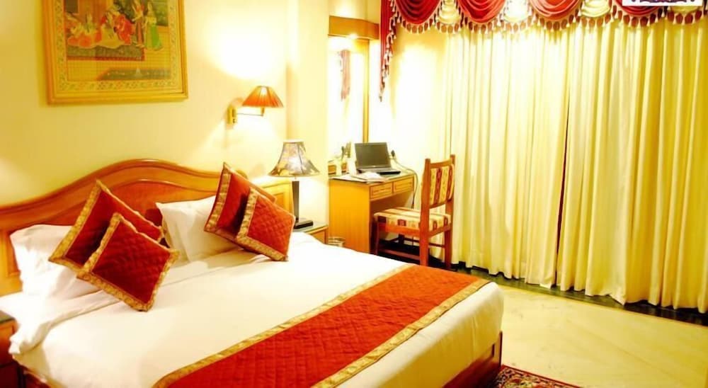 Fort Chandragupt Hotel 10/32