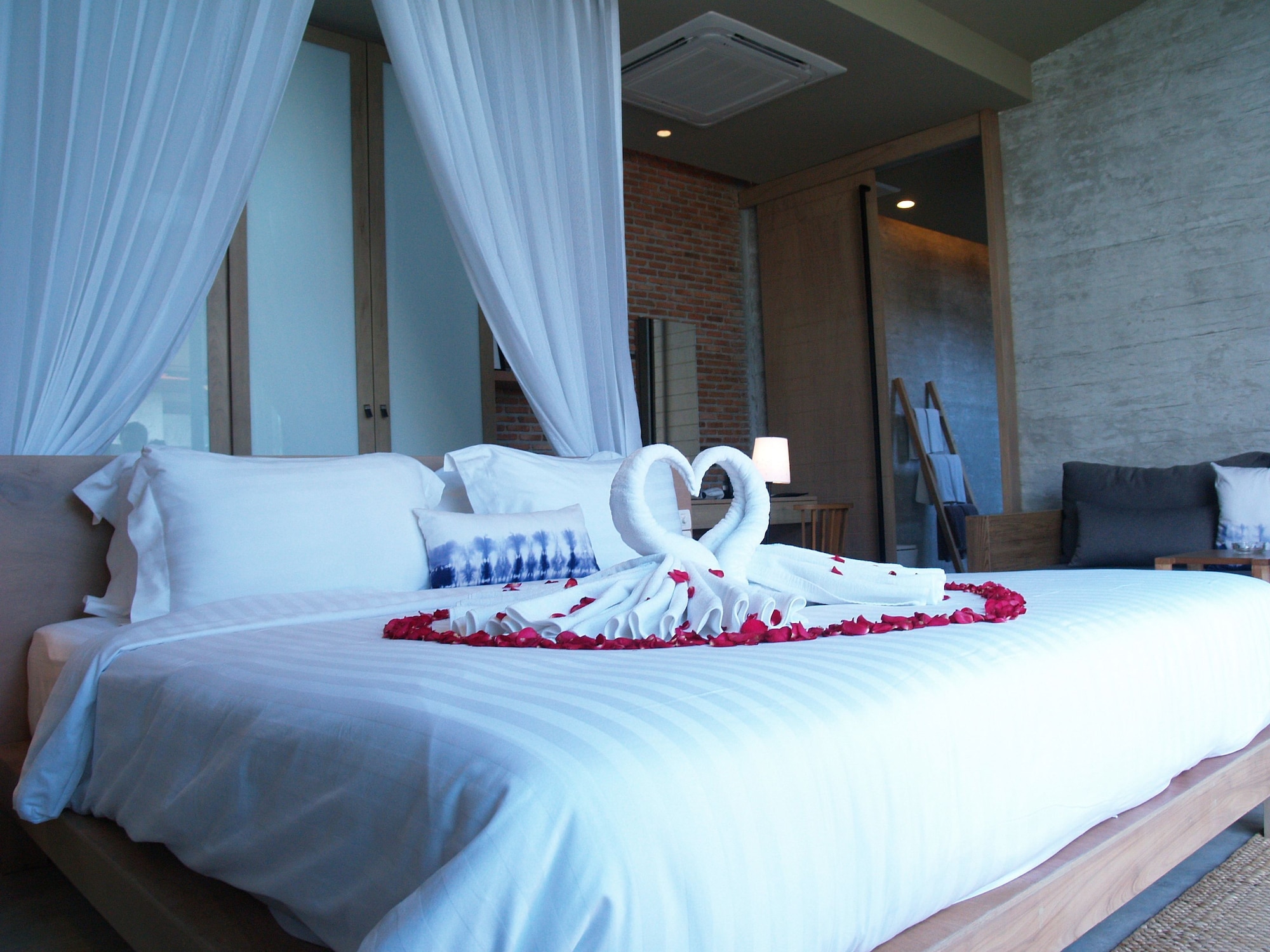 3 BEDROOMS, POOL, FAMILY, VILLA