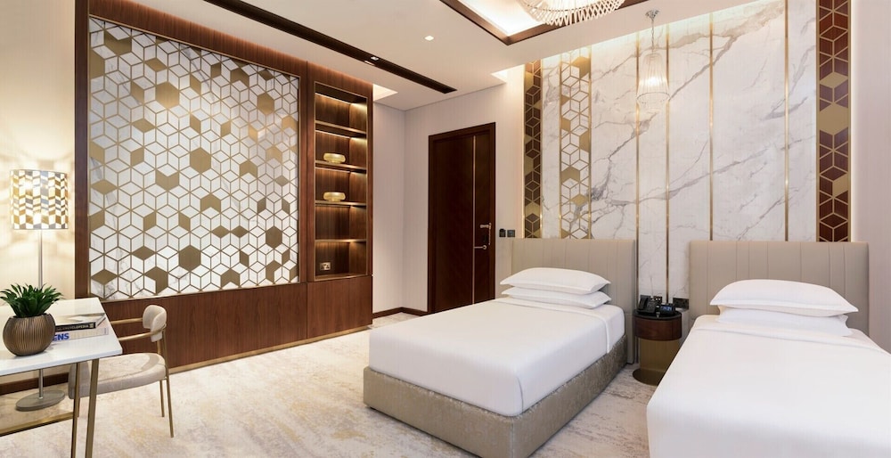 Deluxe, Twin Beds, King Bed