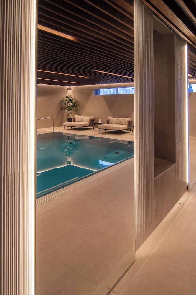 Enter St Elisabeth Suites 30/50