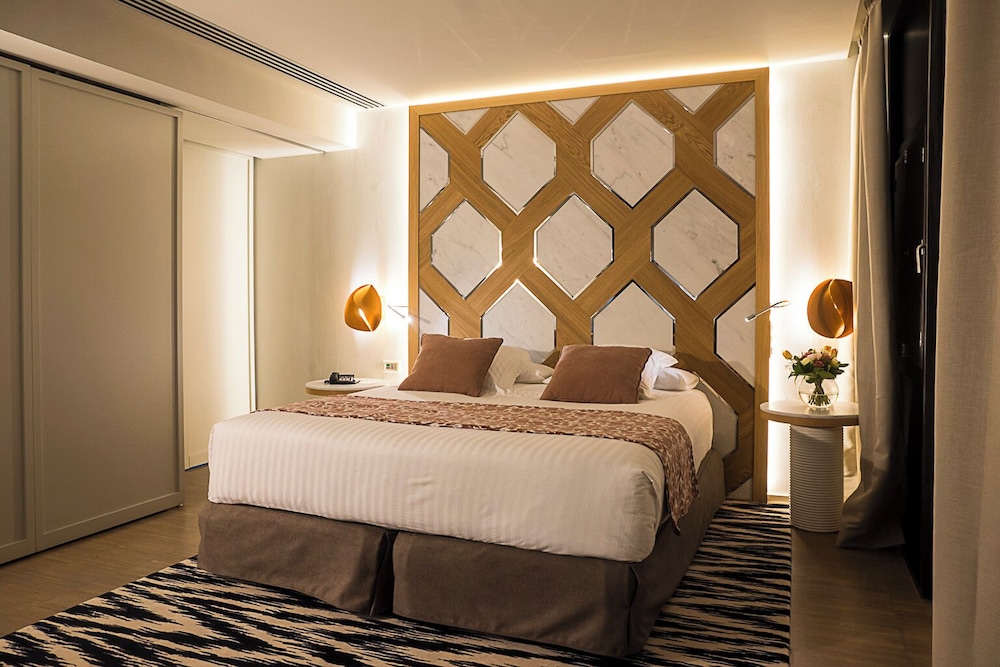 Palace, Double Bed