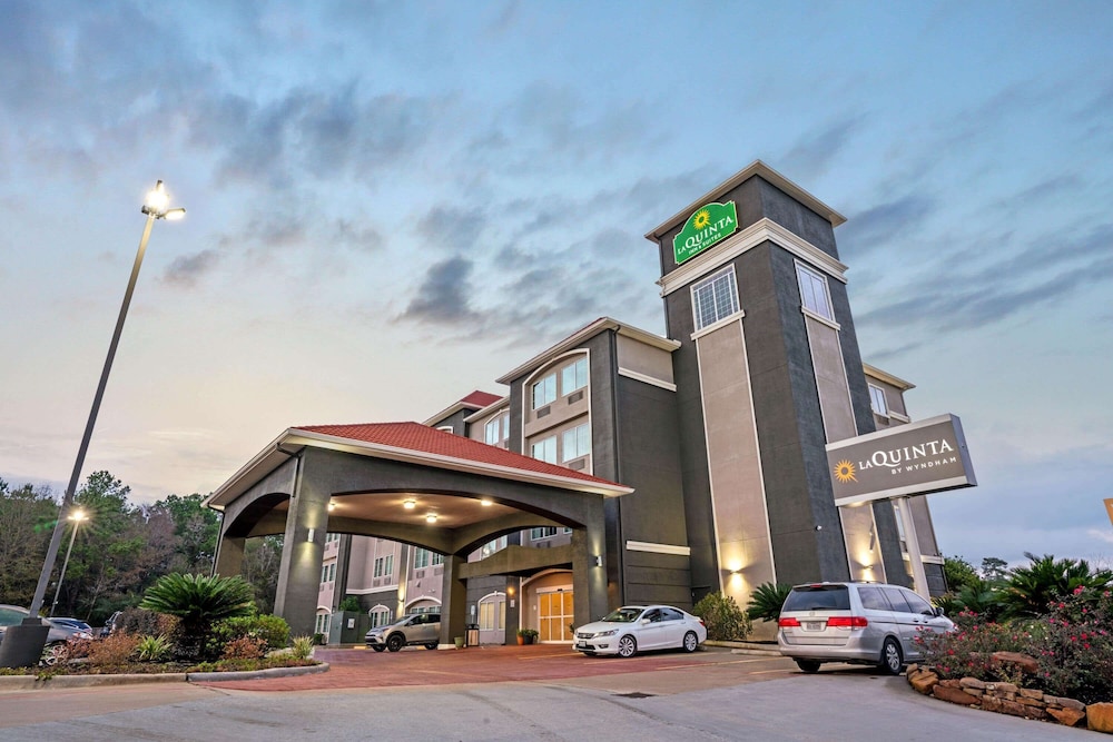 La Quinta Inn & Suites by Wyndham Houston - Magnolia 5/48