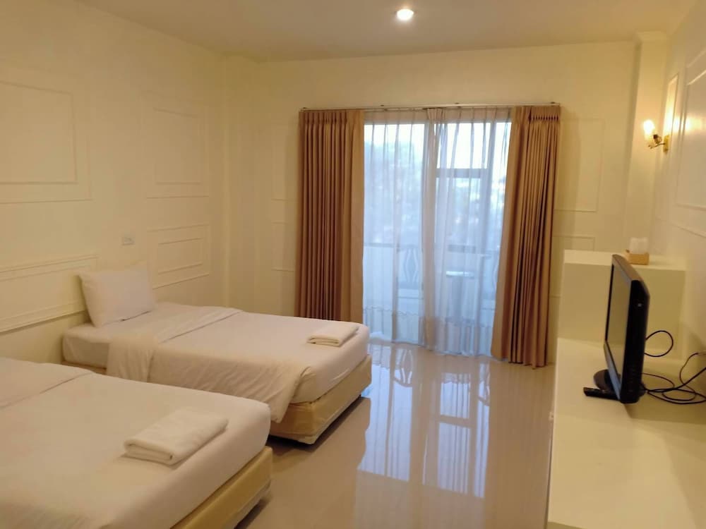 Golden Dragon Resort 9/43