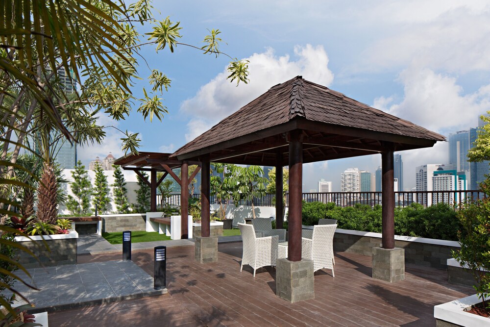 AYAKA SUITES 6/70