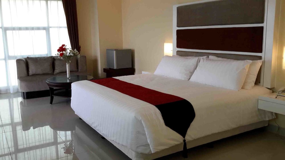 Hotel President Executive Club - Jababeka Cikarang 7/23