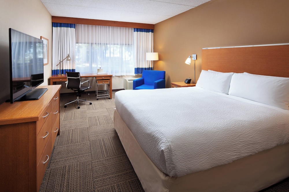 Room at Four Points By Sheraton San Diego, SAN DIEGO - CA