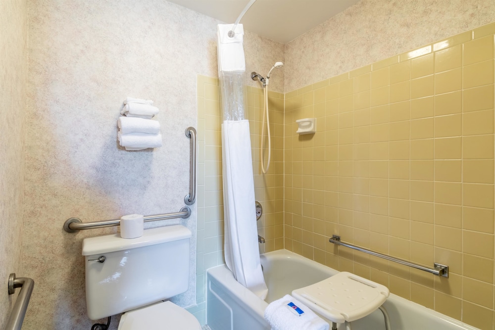 Motel6 Eau Claire, WI 46/49
