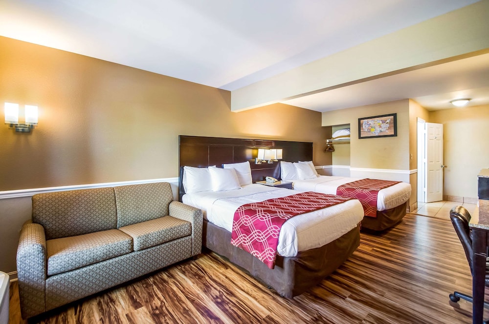 Econo Lodge Princess Anne 12/40