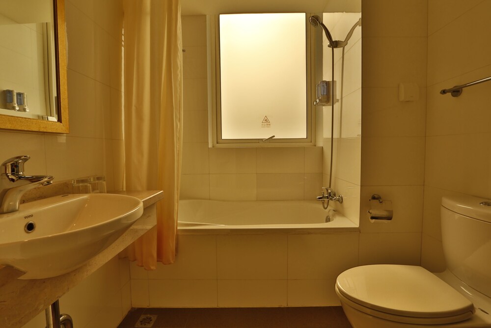 Rayfont Downtown Hotel Shanghai 24/28