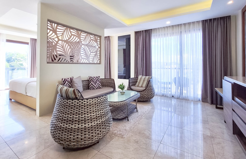 Boracay Ocean Club Beach Resort 60/77