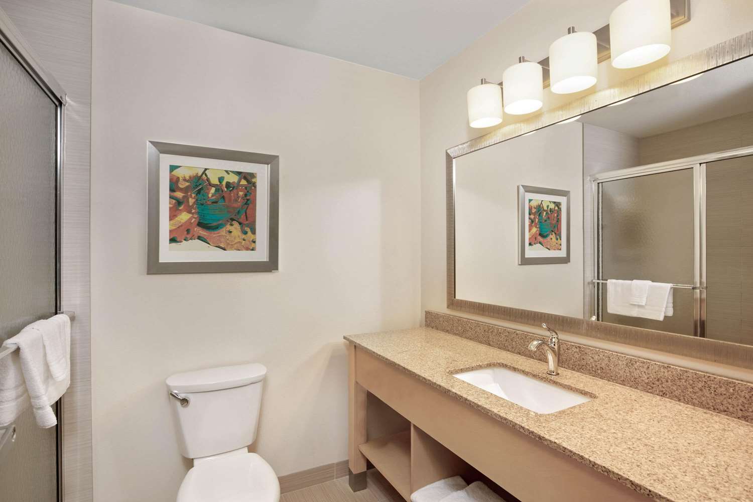 La Quinta Inn & Suites by Wyndham Grand Forks 35/37