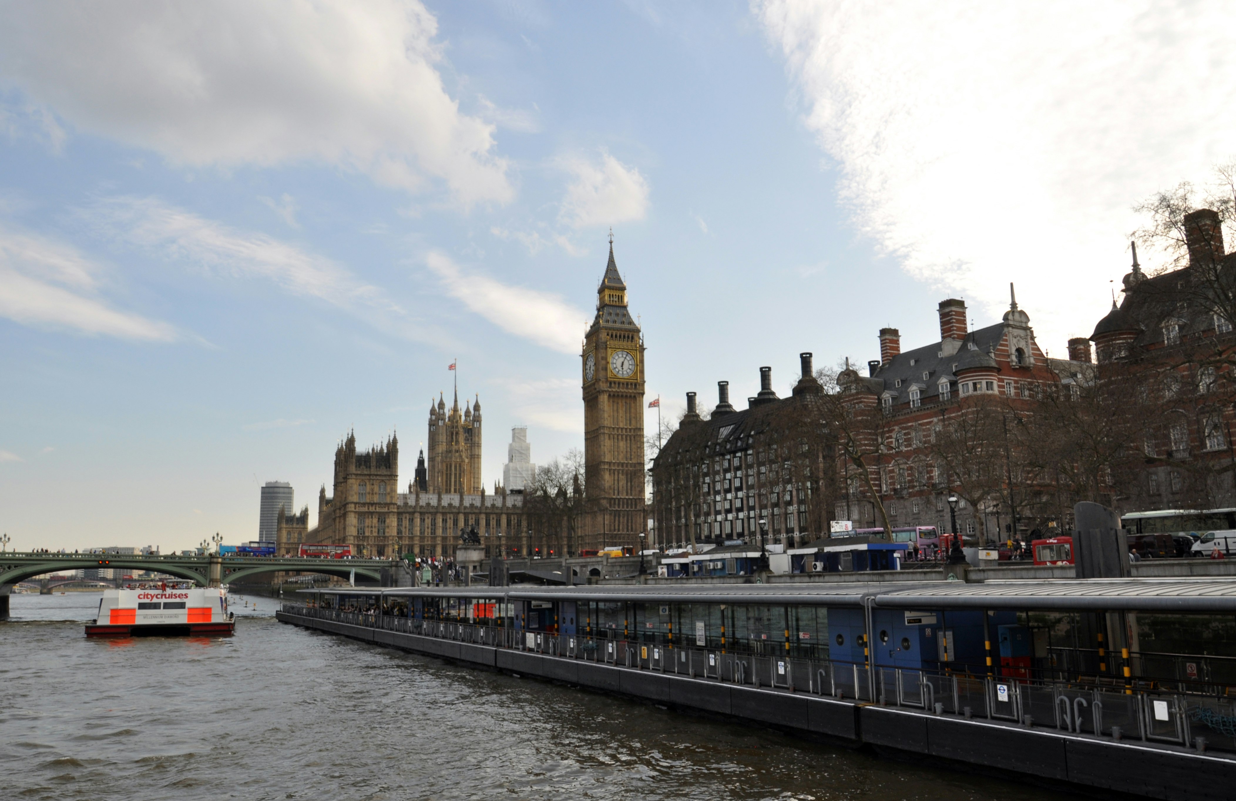 Holiday Inn Express London - Stratford by IHG 70/76