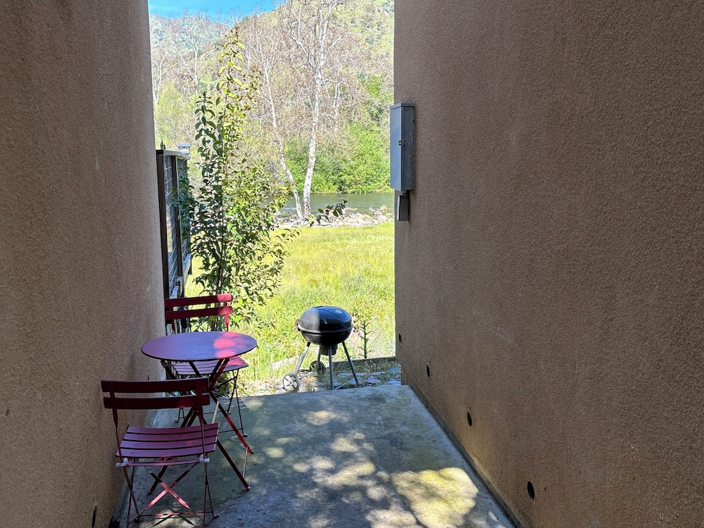 Sequoia Riverfront Cabins 64/71