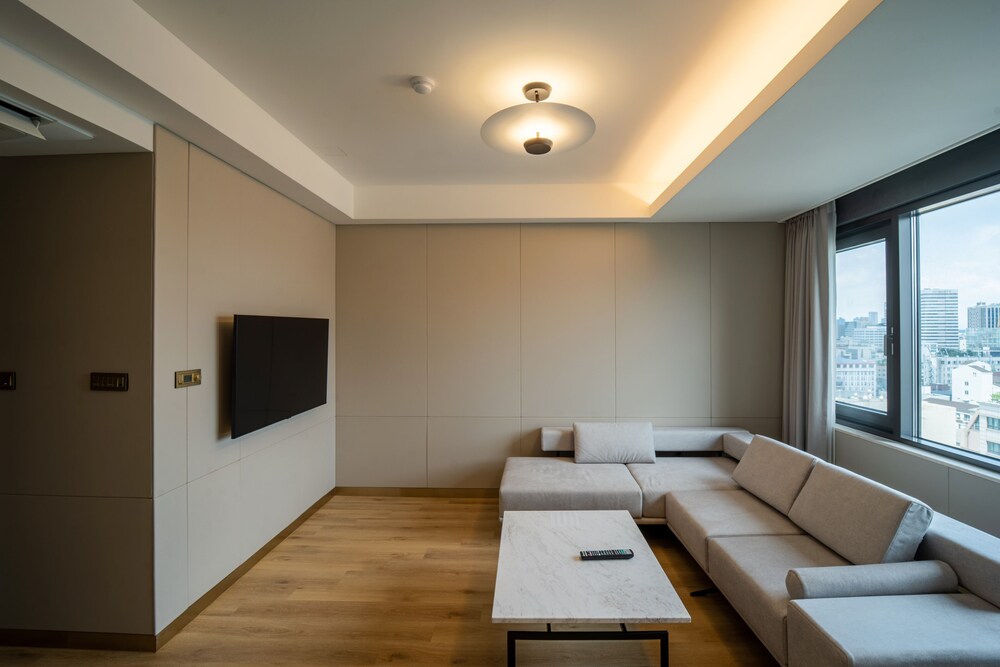 ELIENA Hotel 46/63