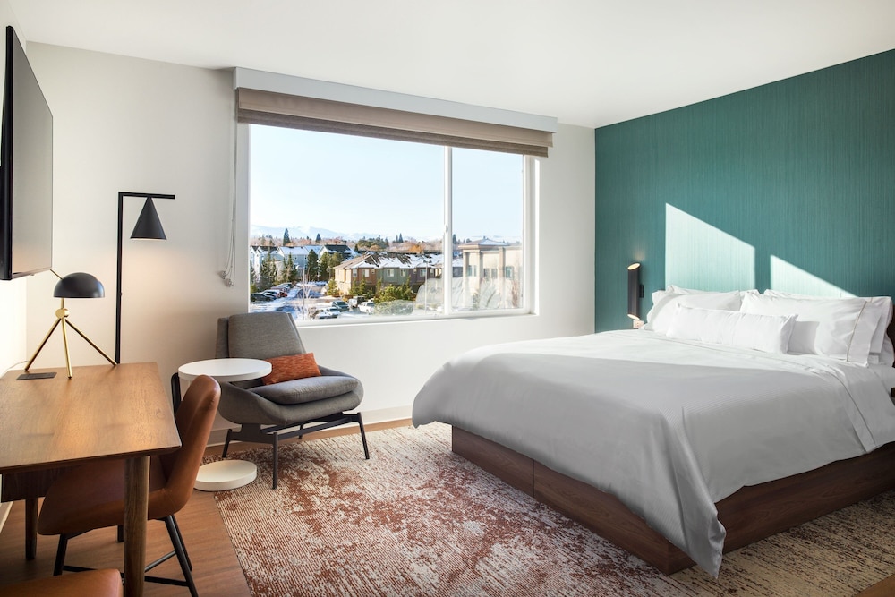 Element Reno Experience District 8/50