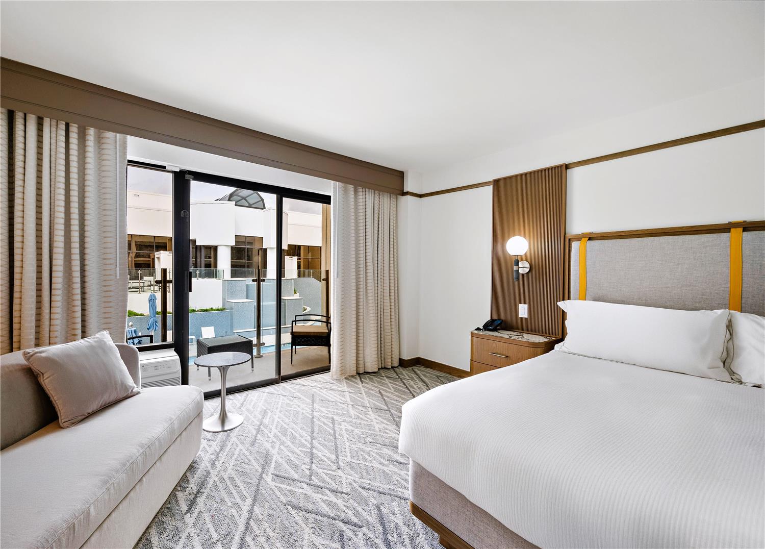 ROOM, 2 QUEEN BEDS, POOL SIDE, PATIO
