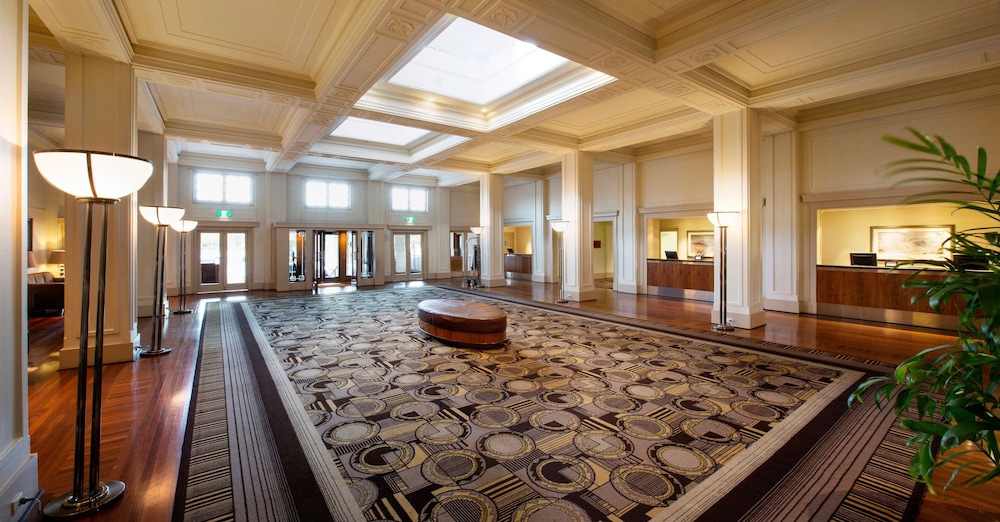 Hyatt Hotel Canberra 34/75