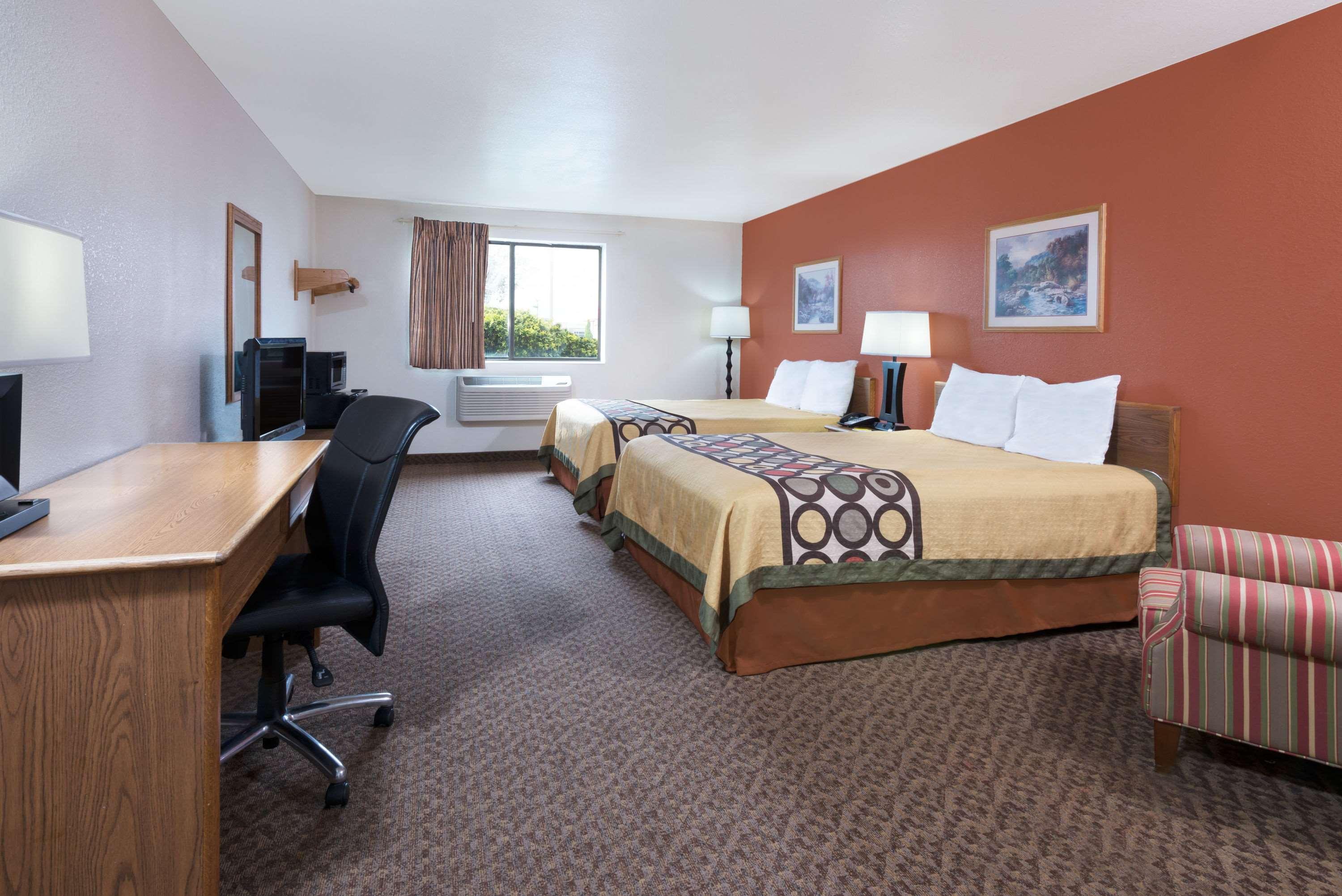 Super 8 By Wyndham Morgantown 6/16