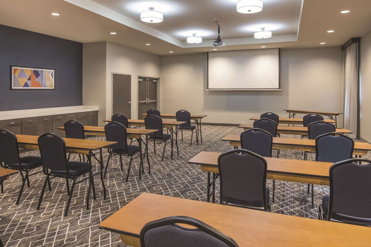 La Quinta Inn And Suites by Wyndham McDonough 29/41