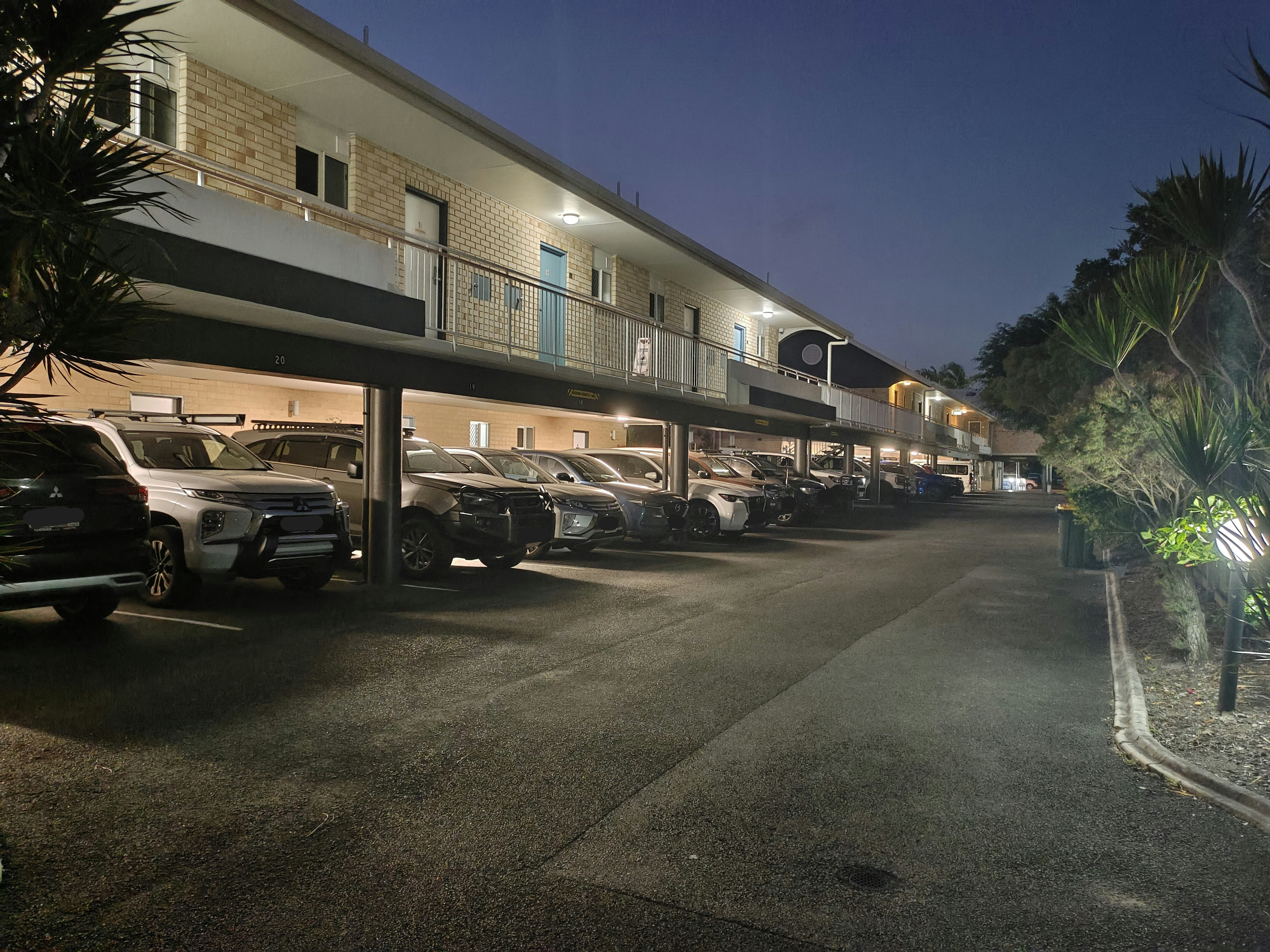 Ambassador Motor Lodge 6/49