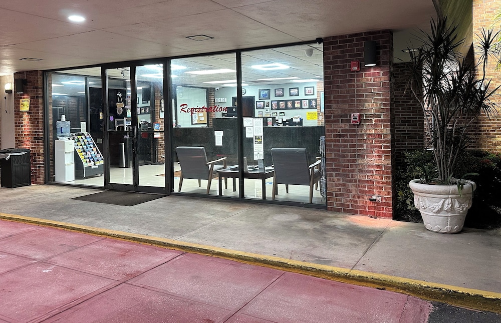 Stay Inn and Suites 64/76