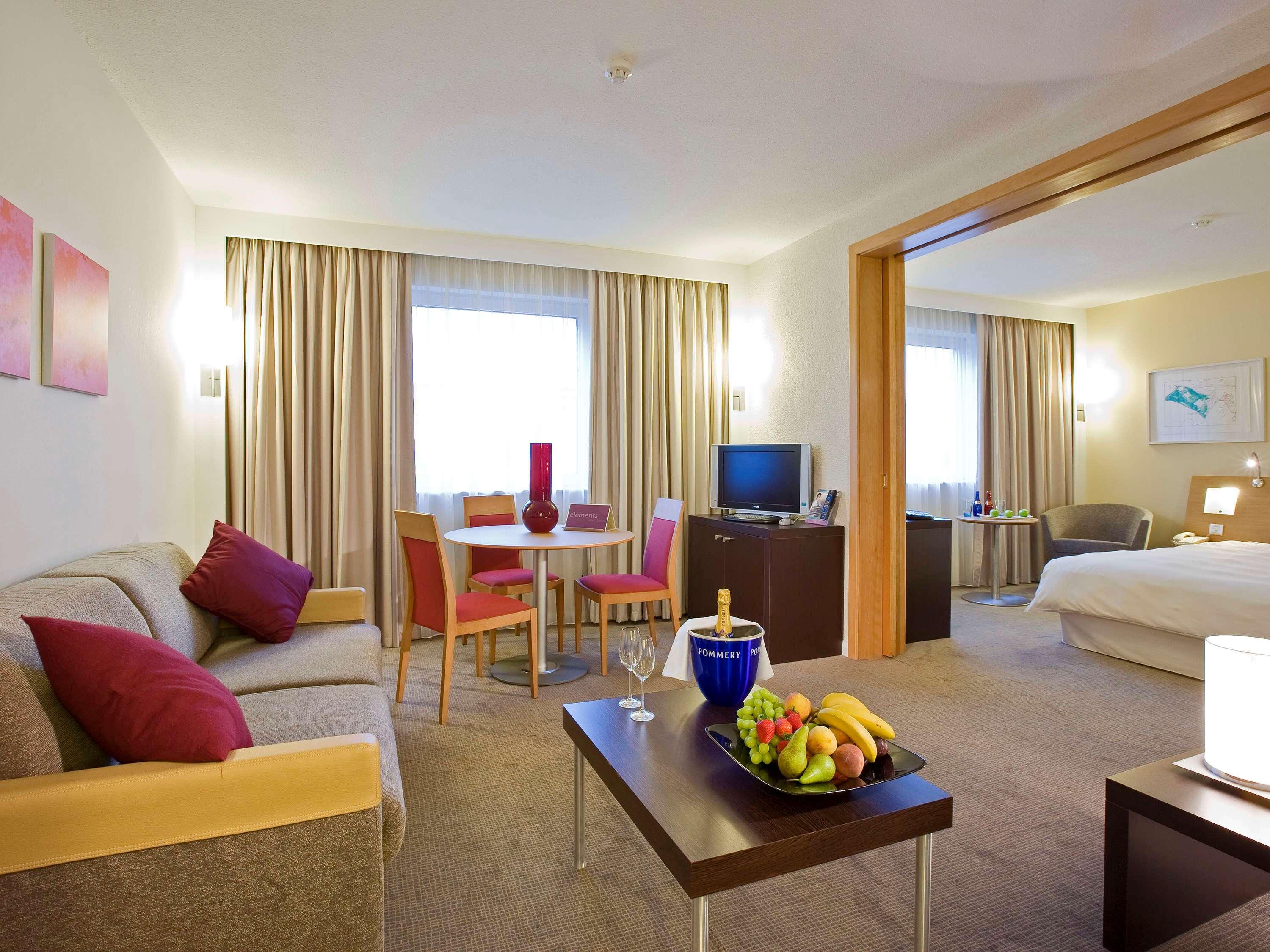 Novotel London Heathrow Airport - M4 Jct 4 Hotel 30/50