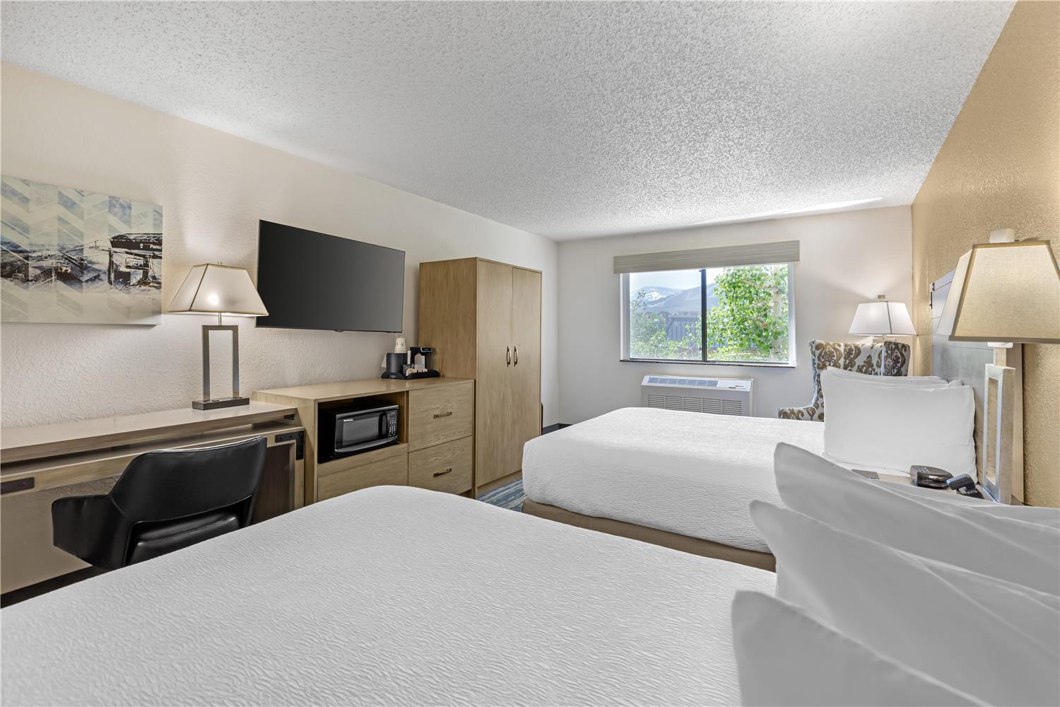 Renovated, Deluxe, 2 Queen Beds, Mountain View