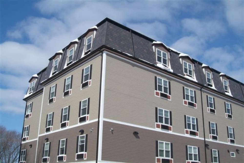 Crescent Suites Hotel 1/57