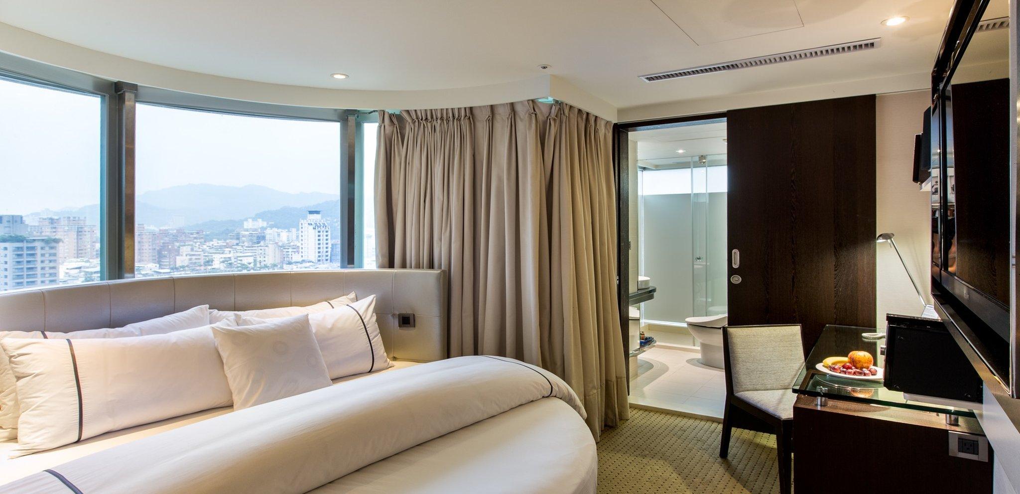 Room, King Bed, Round Bed