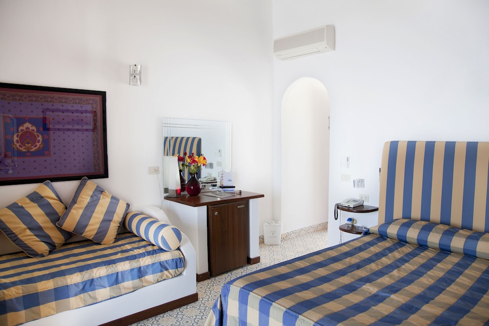 Hotel Cincotta 7/50