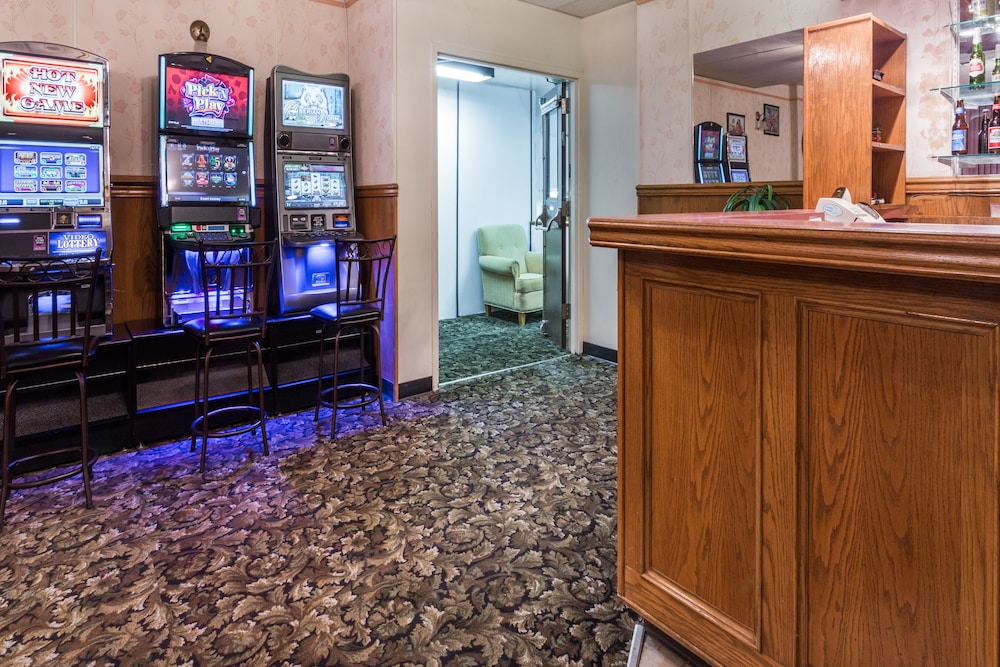 Moosejaw Inn 7/32