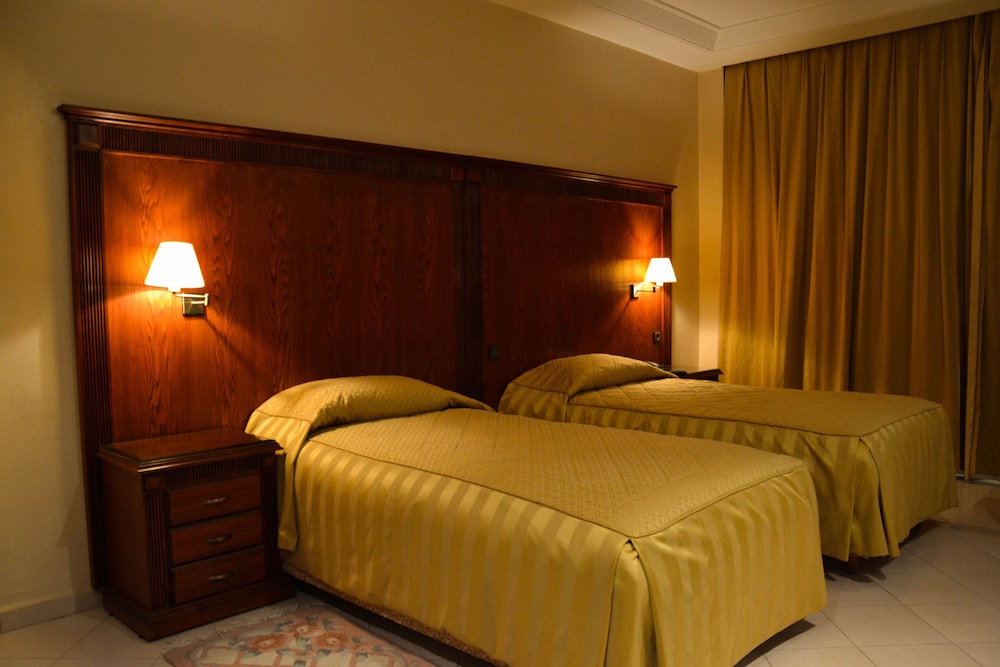 Azur Hotel 16/35