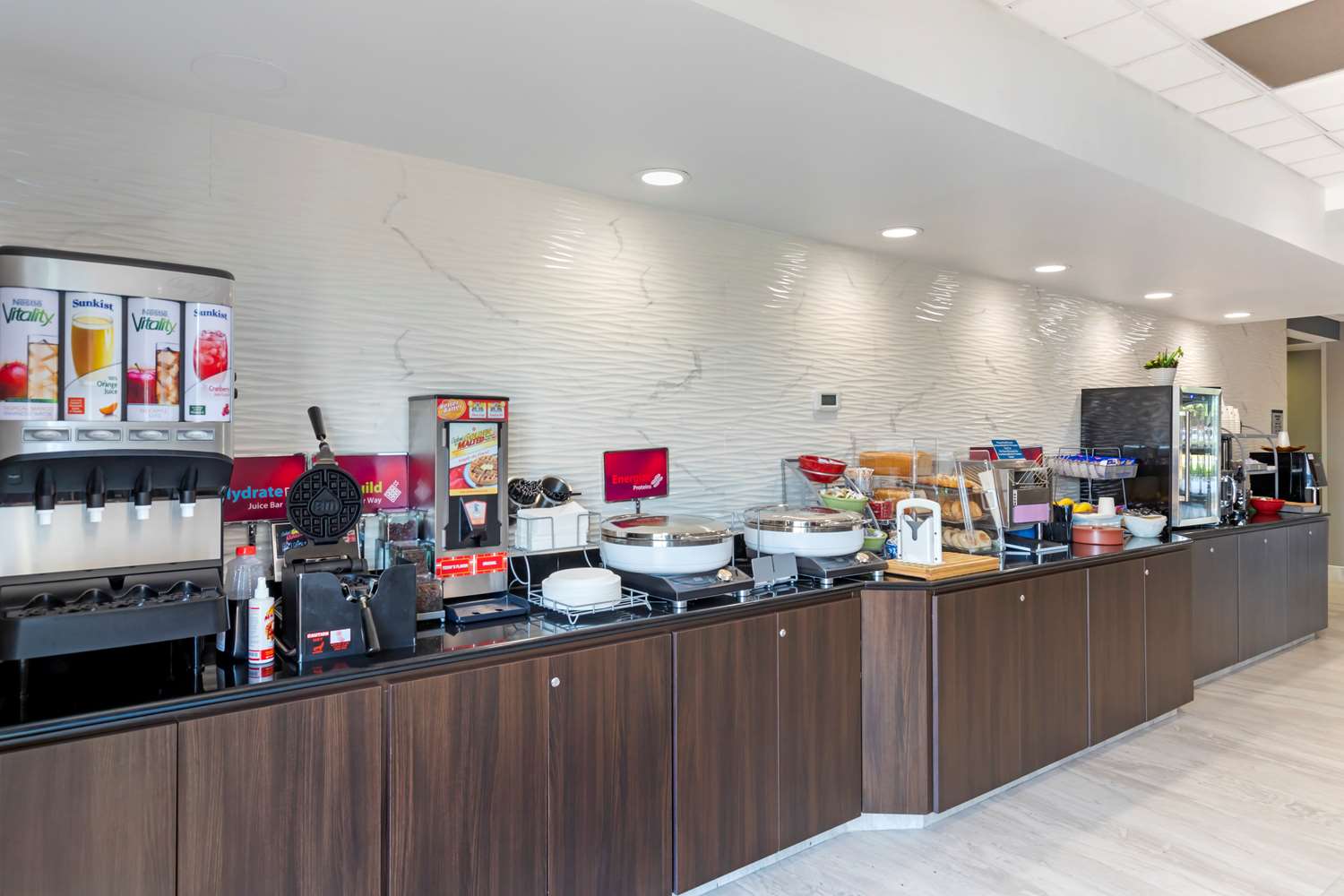 Best Western Plus McAllen Airport Hotel 13/18