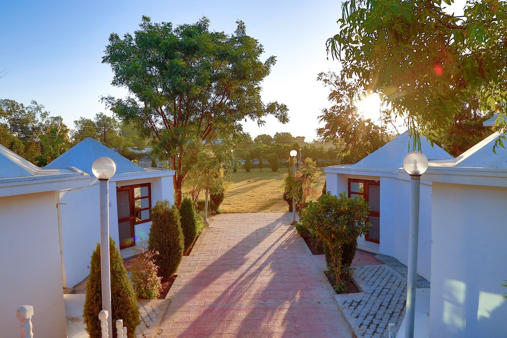 GULMOHAR SARISKA RESORT 33/45
