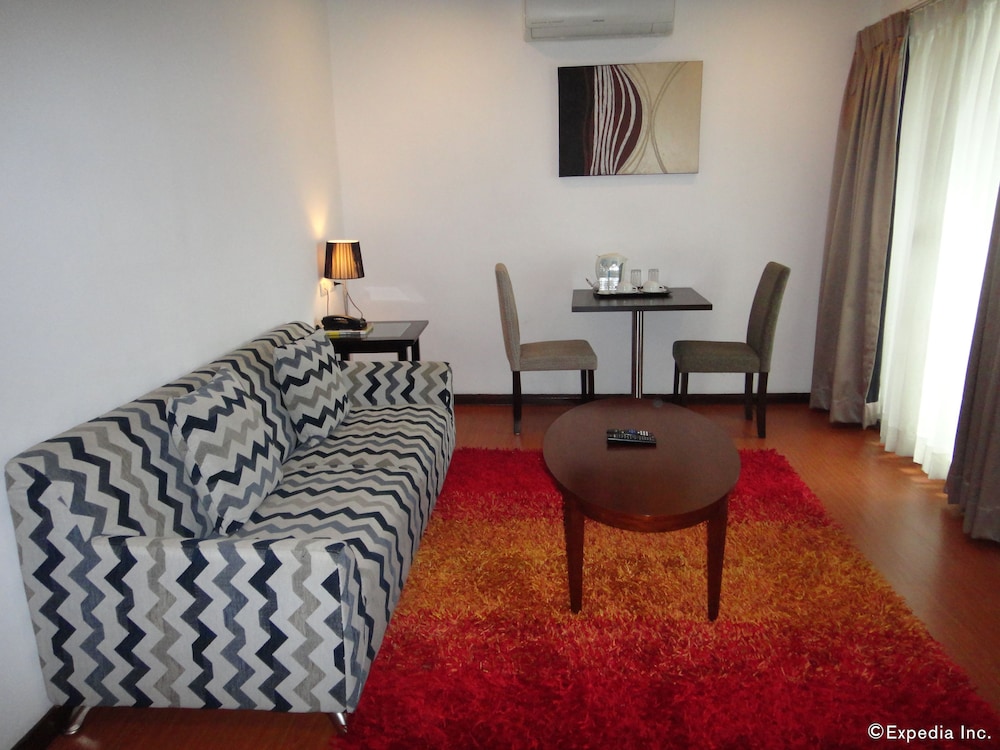 Prestigio Hotel Apartments 27/41