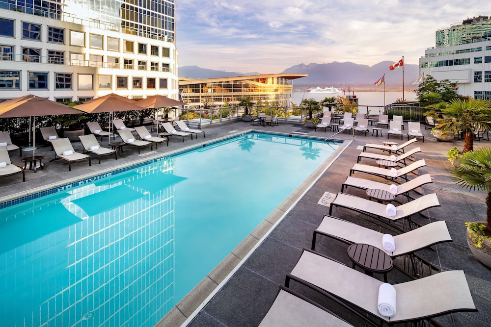 Fairmont Waterfront 71/72