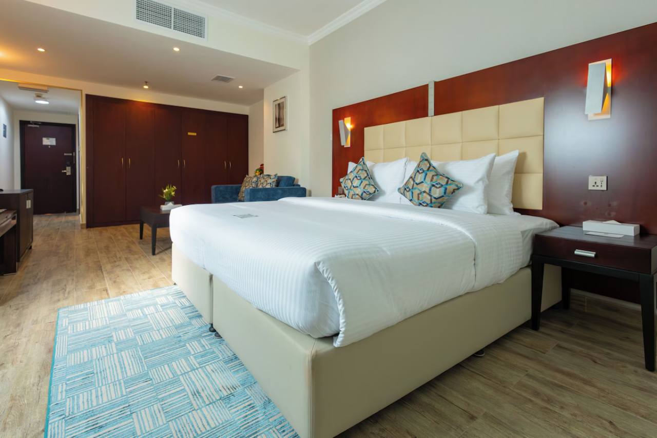 Grand Continent Hotel, Dubai 7/20