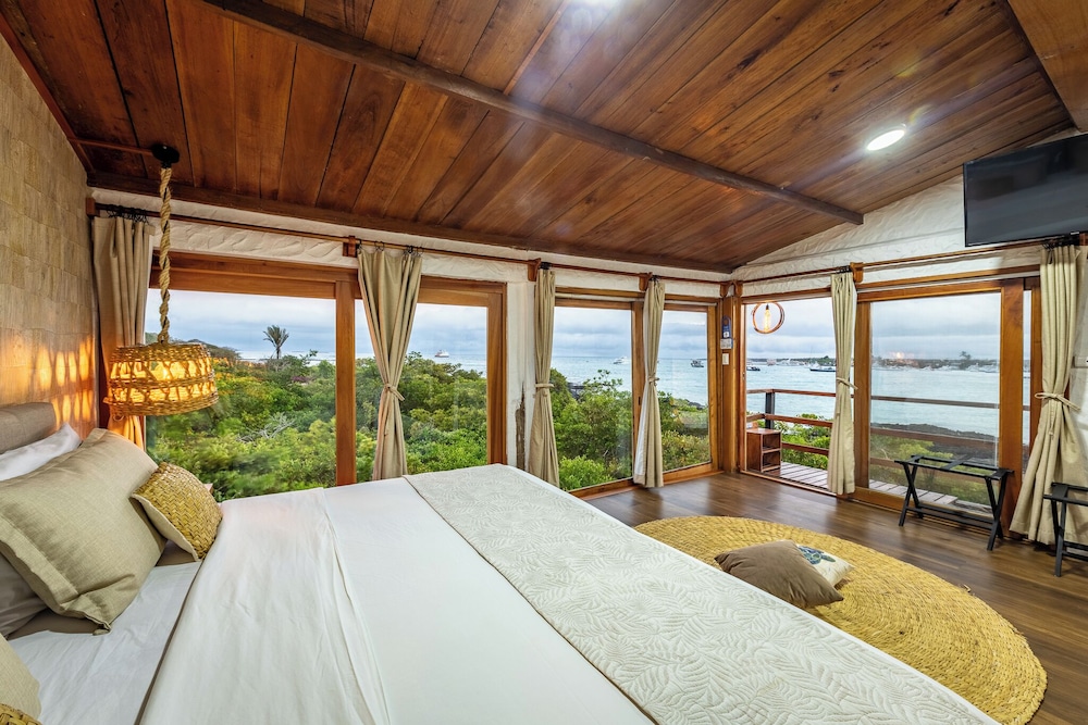 Red Mangrove Aventura Lodge 27/77