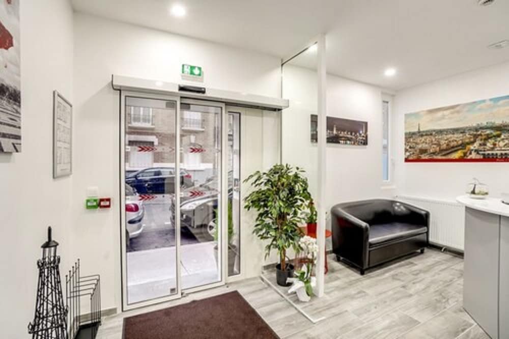 Paris Hotel Clichy 33/36