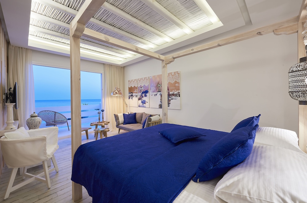 Artemis Seaside Resort 60/82