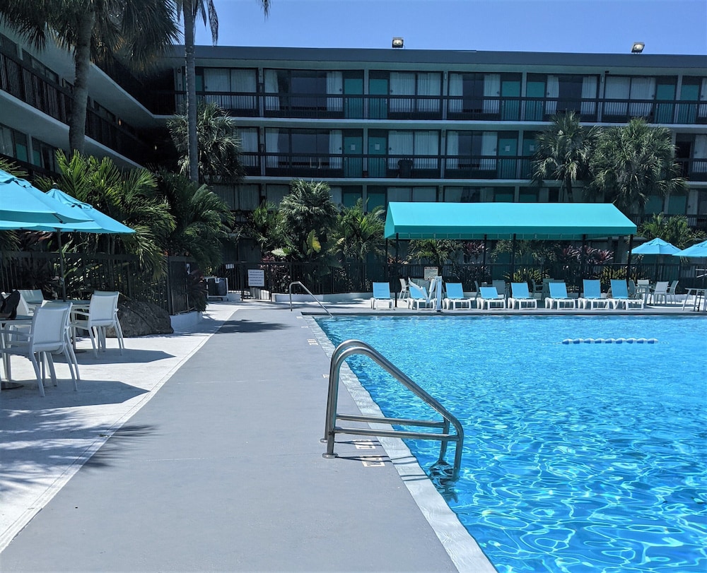 Opal Hotel and Suites 30/50