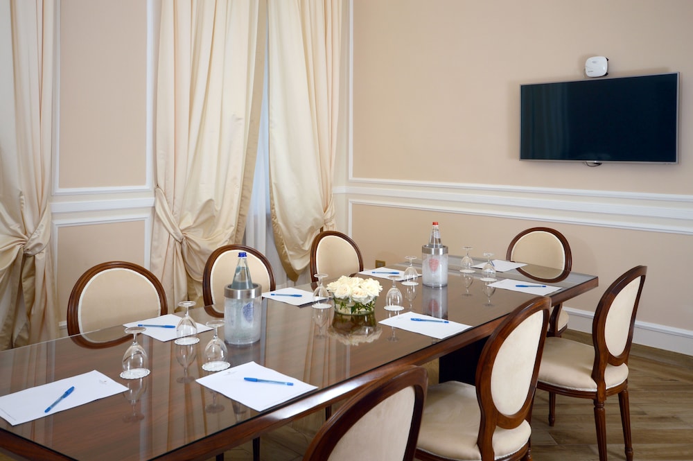 Grand Hotel Vittoria 65/71