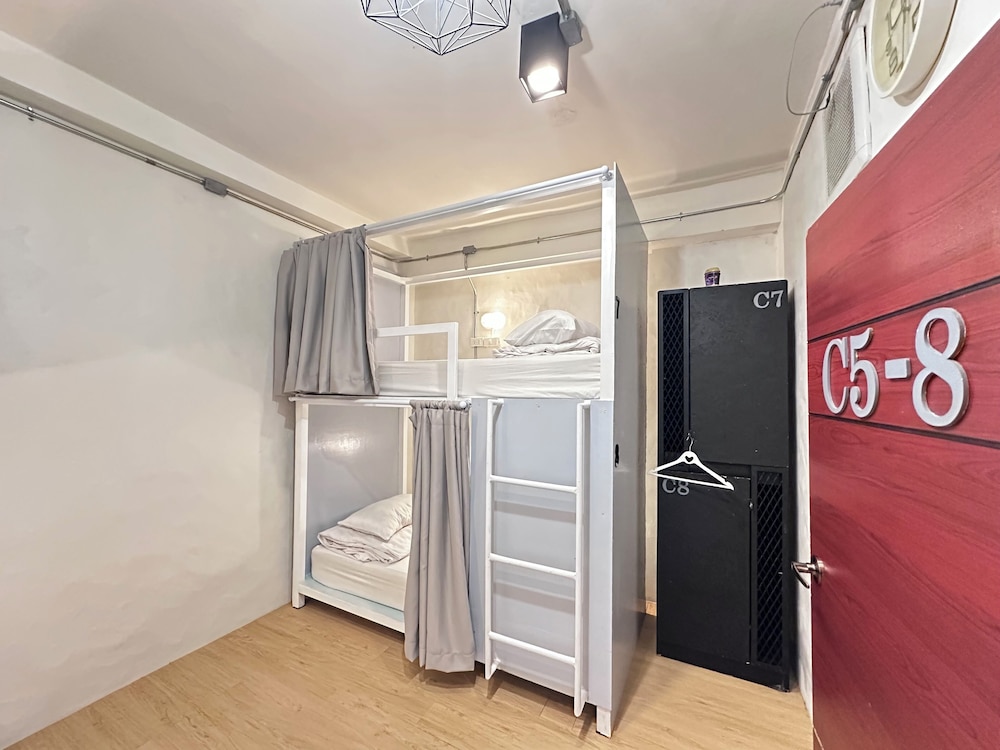 Salee Hostel 21/41