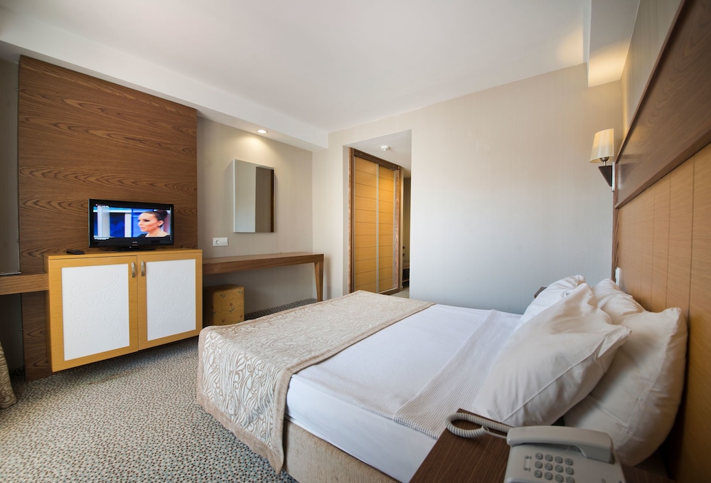 MC Beach Resort Hotel 21/53