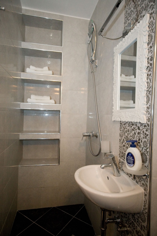 Roko House 24/65