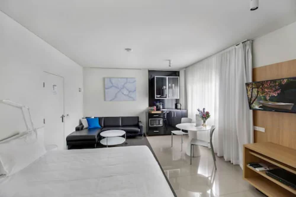 The Horatio Suites And Motel 32/49
