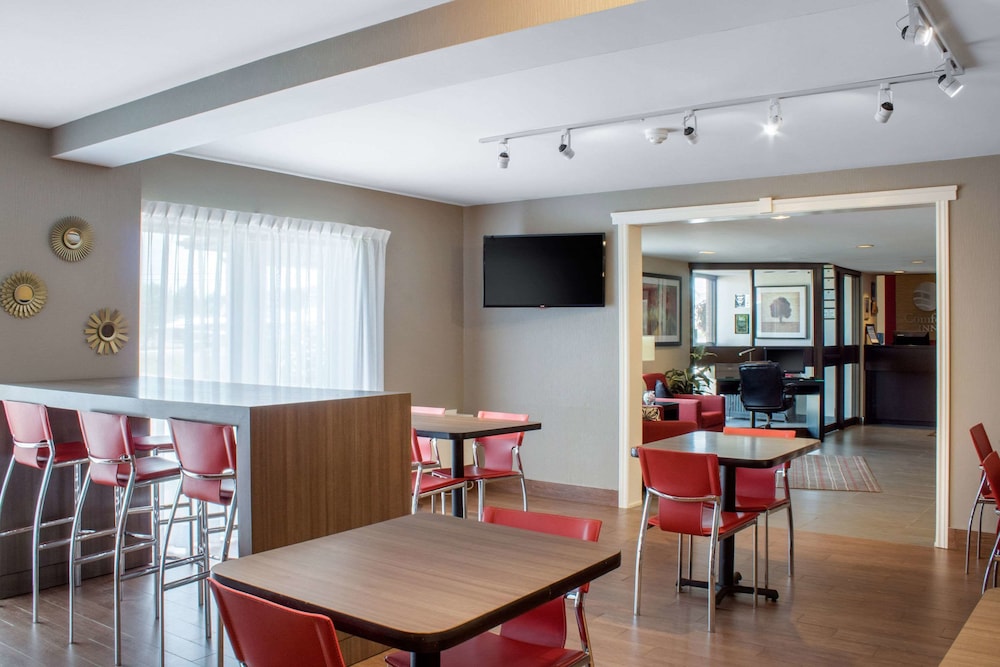 Comfort Inn Charlottetown 24/32
