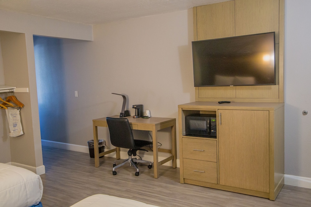 Days Inn by Wyndham Redwood City 44/55