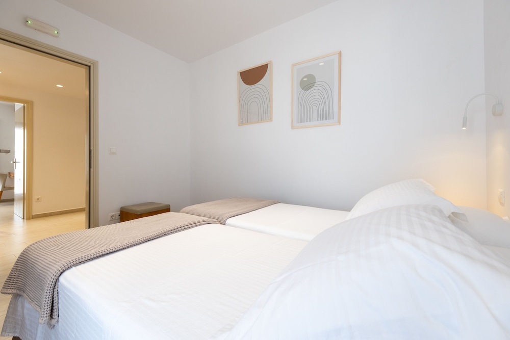 جناح سوبيريور بسريرين كوين بغرفتي نوم بحوض جاكوزي، Anemomylos Residence 2/10